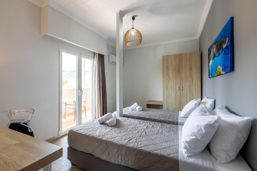 Arkadianos Aparthotel Agios Sostis  Ngoại thất bức ảnh